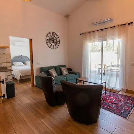 Farm Olive, Casa Alfarrobeira מונקאראפאצ'ו